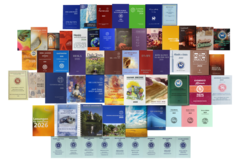 Gruppenbild Losungen weltweit Gruppenbild von Losungsausgaben aus aller Welt